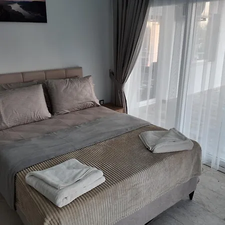 Pino Apart Otel דירה *