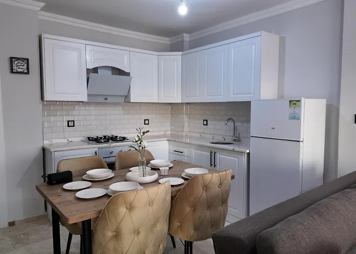 Pino Apart Otel דירה